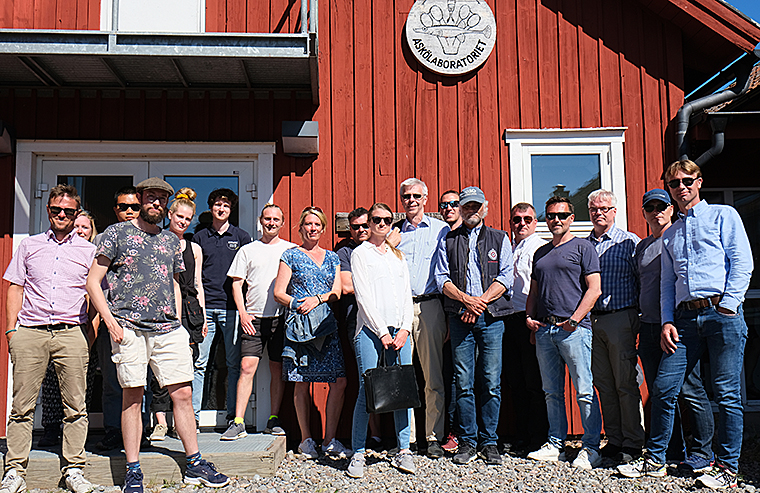 Group picture of participants and team members.